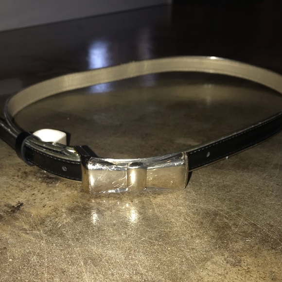 Vince Camuto Gold Bow Black Patent Belt New L - Picture 1 of 5